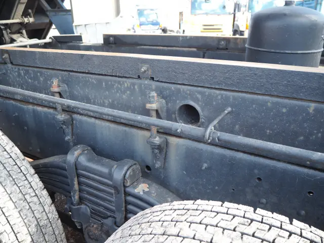 いすゞ ギガ PDG-CYZ77V8(6x4)の写真18