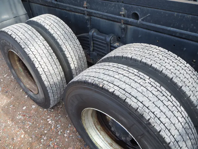 いすゞ ギガ PDG-CYZ77V8(6x4)の写真20