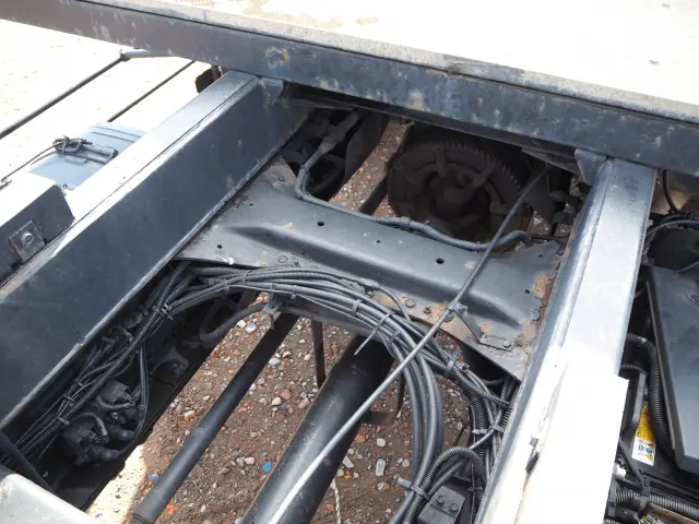 いすゞ ギガ PDG-CYZ77V8(6x4)の写真23