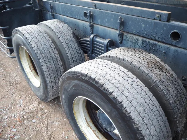 いすゞ ギガ PDG-CYZ77V8(6x4)の写真31