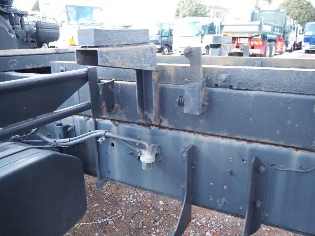 いすゞ ギガ PDG-CYZ77V8(6x4)の写真39