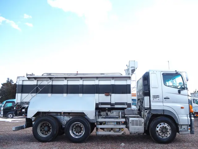 日野 プロフィア QPG-FR1AKDA(6x2)の写真6