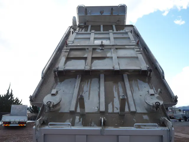 日野 プロフィア QPG-FR1AKDA(6x2)の写真9