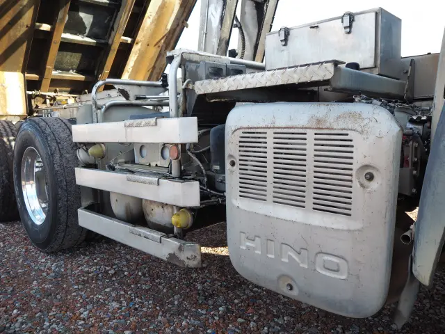 日野 プロフィア QPG-FR1AKDA(6x2)の写真13