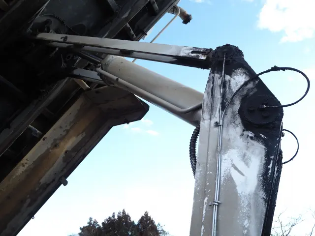 日野 プロフィア QPG-FR1AKDA(6x2)の写真15