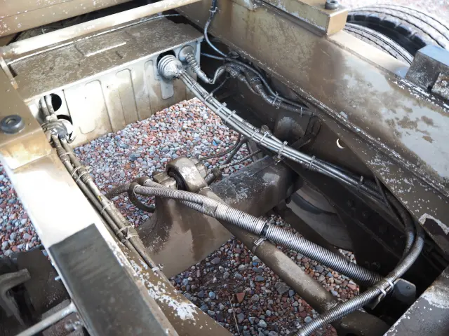 日野 プロフィア QPG-FR1AKDA(6x2)の写真27