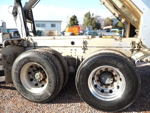 日野 プロフィア QPG-FR1AKDA(6x2)の写真32