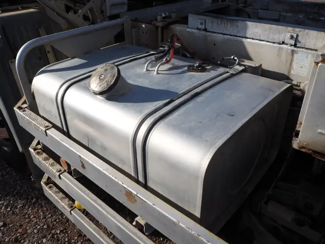 日野 プロフィア QPG-FR1AKDA(6x2)の写真38