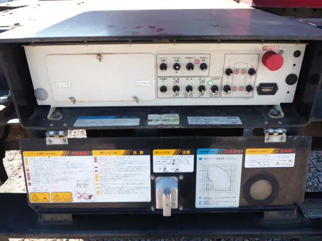 いすゞ エルフ TKG-NKR85N(2WD)の写真24