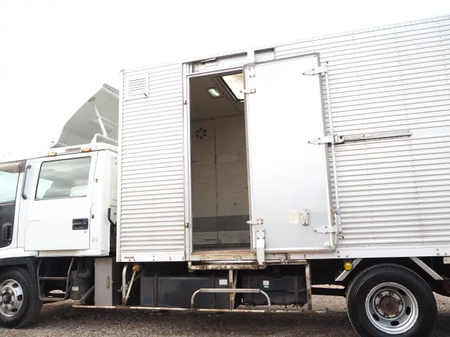 いすゞ フォワード PB-FRR35H3V(2WD)の写真9