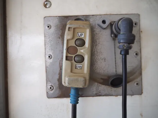 いすゞ フォワード PB-FRR35H3V(2WD)の写真11