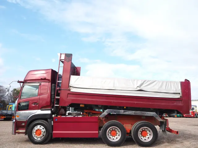 ＵＤ クオン QKG-CW5XL(6x4)の写真2