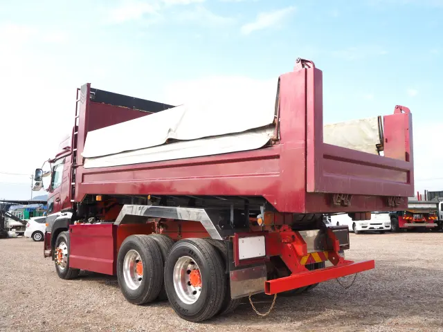 ＵＤ クオン QKG-CW5XL(6x4)の写真3