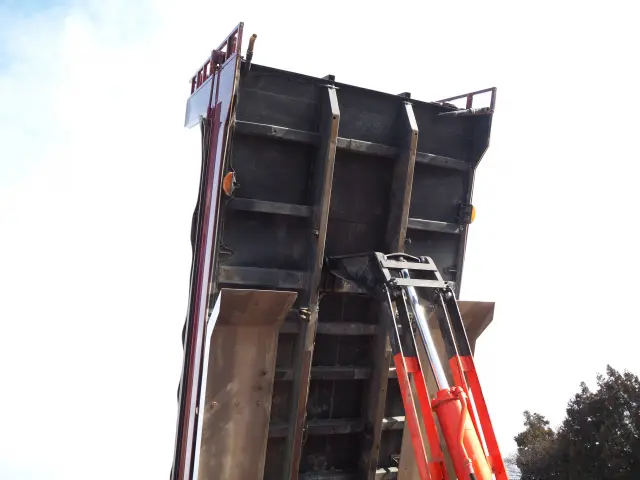 ＵＤ クオン QKG-CW5XL(6x4)の写真13