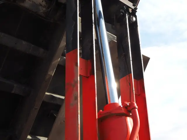 ＵＤ クオン QKG-CW5XL(6x4)の写真14