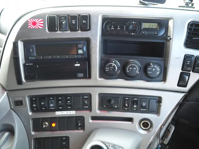 ＵＤ クオン QKG-CW5XL(6x4)の写真47