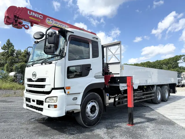 UD クオン LDG-CW5ZL(6x4)の写真1