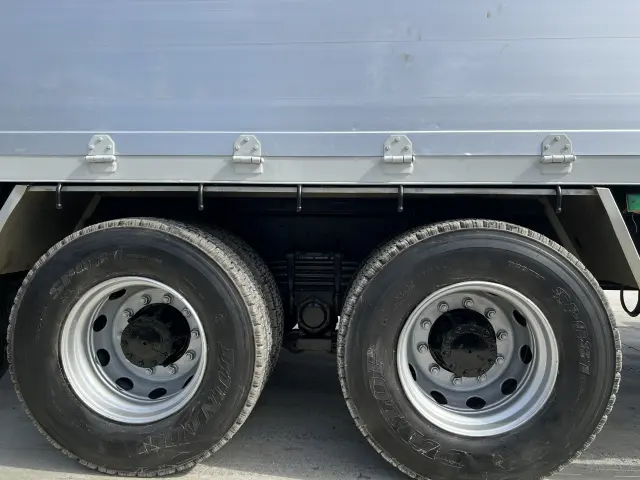 UD クオン LDG-CW5ZL(6x4)の写真17