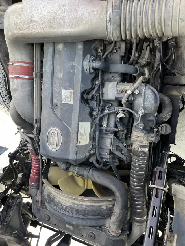 UD クオン LDG-CW5ZL(6x4)の写真38