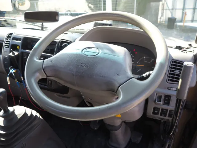 日野 デュトロ BDG-XZU304E(2WD)の写真48