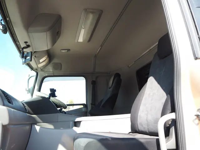 UD クオン QPG-GK5XAD(2WD)の写真39