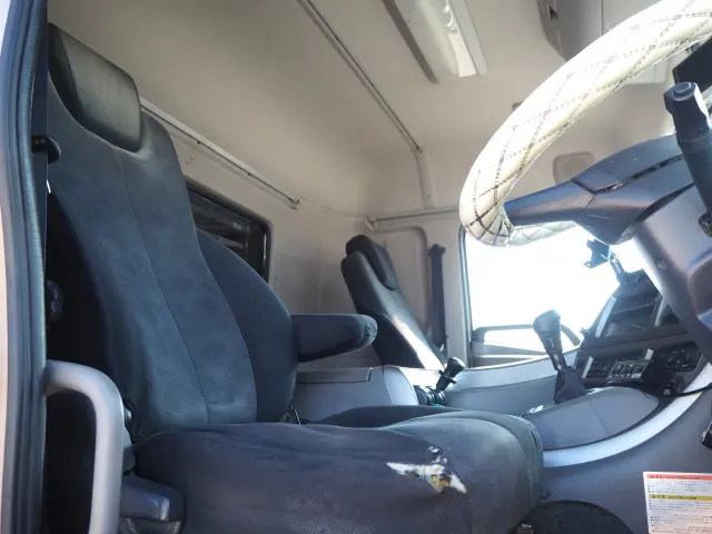 UD クオン QPG-GK5XAD(2WD)の写真40