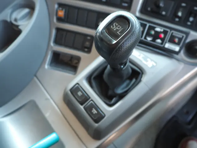 UD クオン QPG-GK5XAD(2WD)の写真47