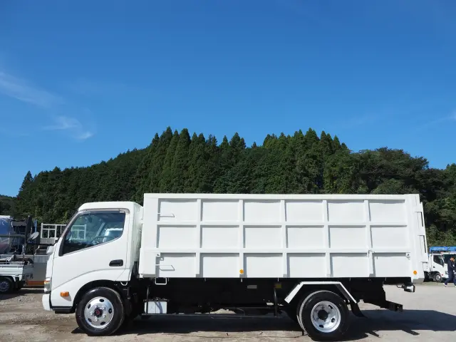 トヨタ ダイナ TKG-XZU695(4WD)の写真2