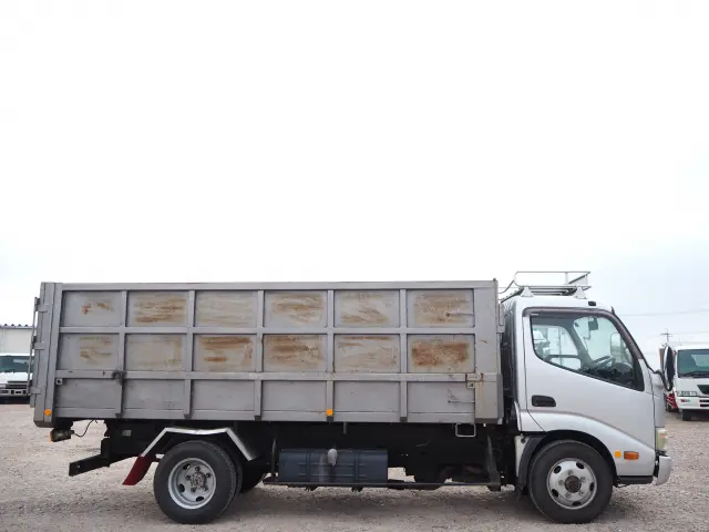 トヨタ ダイナ TKG-XZU695(4WD)の写真6