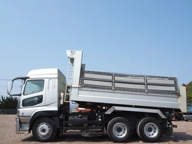 三菱 スーパーグレート QKG-FV60VX(6x4)の写真2