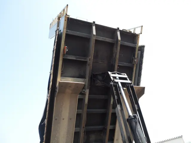 三菱 スーパーグレート QKG-FV60VX(6x4)の写真9