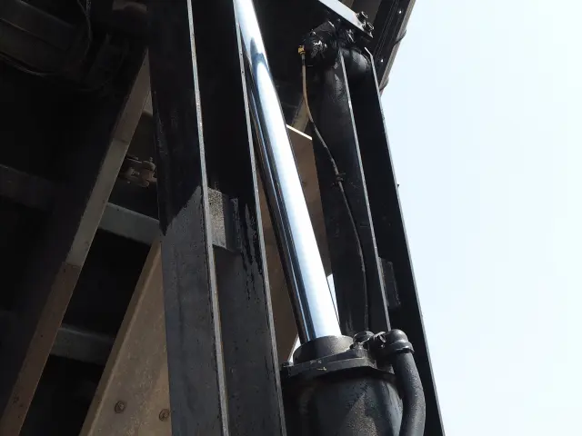 三菱 スーパーグレート QKG-FV60VX(6x4)の写真10