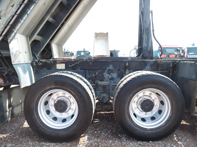 三菱 スーパーグレート QKG-FV60VX(6x4)の写真18