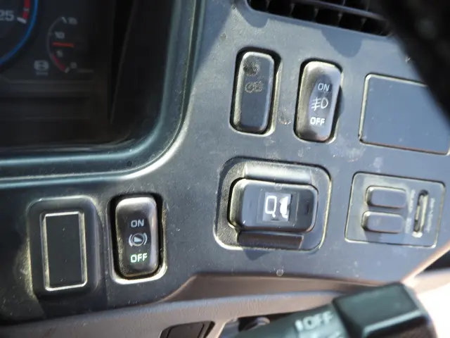 三菱 スーパーグレート QKG-FV60VX(6x4)の写真48