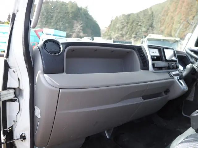 三菱 キャンター TPG-FEB90(2WD)の写真38