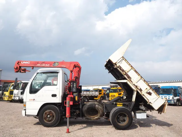 いすゞ エルフ KR-NKR81EN(2WD)の写真2