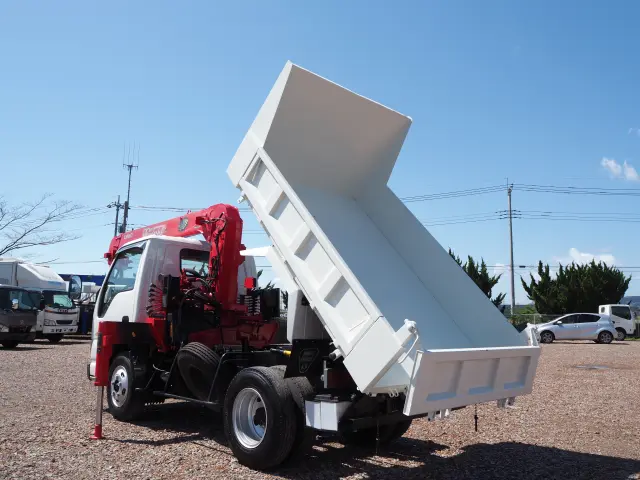 いすゞ エルフ KR-NKR81EN(2WD)の写真3