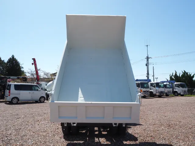 いすゞ エルフ KR-NKR81EN(2WD)の写真4