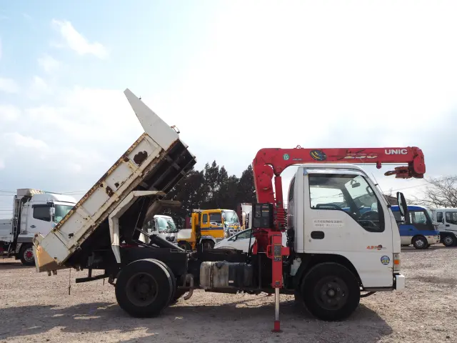 いすゞ エルフ KR-NKR81EN(2WD)の写真6