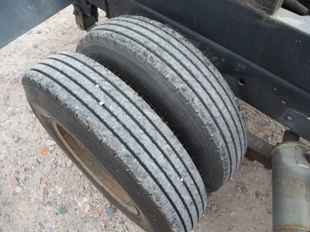 いすゞ エルフ KR-NKR81EN(2WD)の写真25