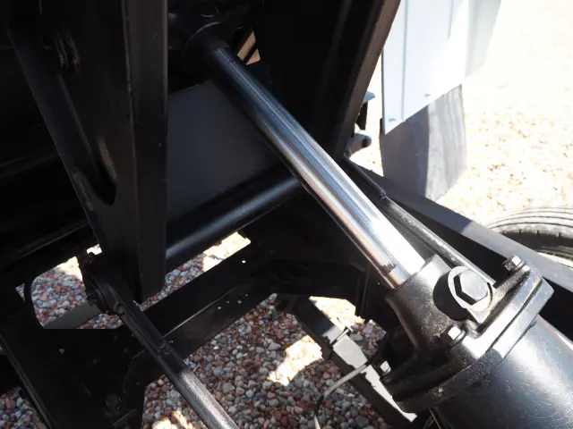 いすゞ エルフ KR-NKR81EN(2WD)の写真26