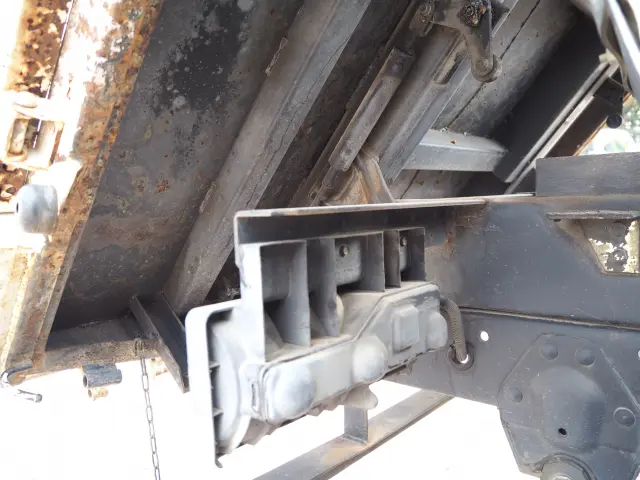 いすゞ エルフ KR-NKR81EN(2WD)の写真28