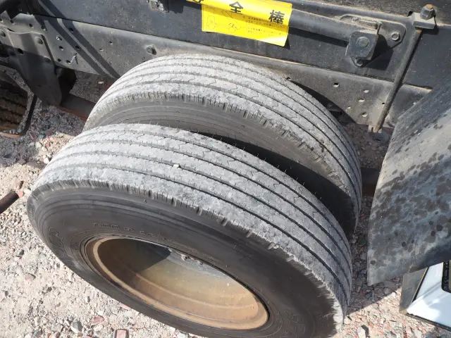 いすゞ エルフ KR-NKR81EN(2WD)の写真32