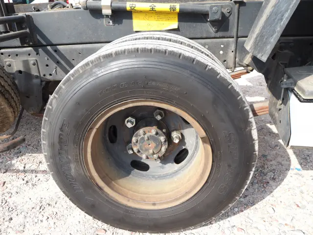 いすゞ エルフ KR-NKR81EN(2WD)の写真33