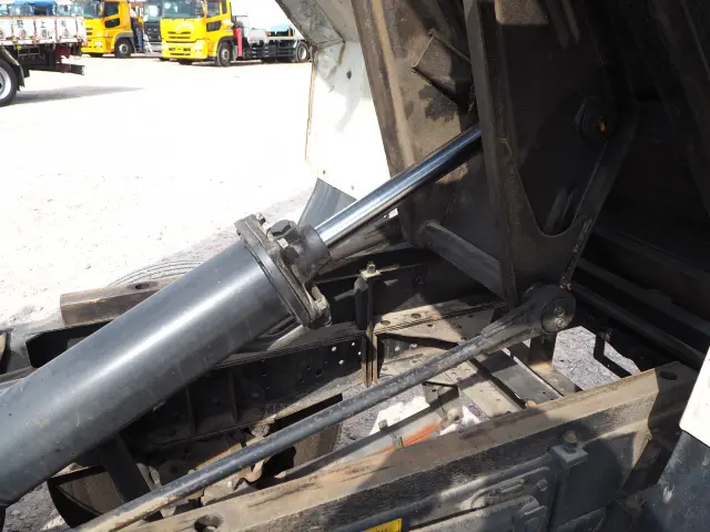 いすゞ エルフ KR-NKR81EN(2WD)の写真34