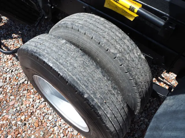 いすゞ エルフ KR-NKR81EN(2WD)の写真34