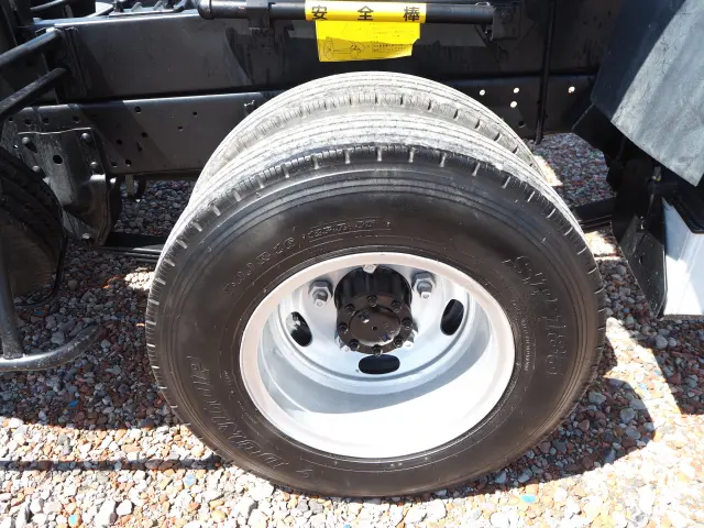 いすゞ エルフ KR-NKR81EN(2WD)の写真35