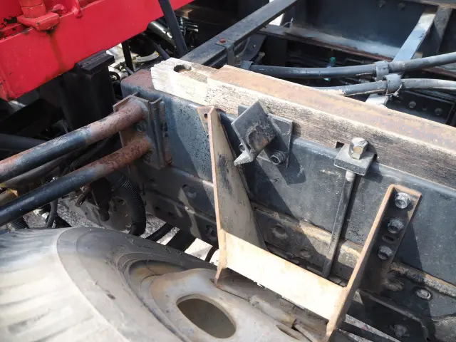 いすゞ エルフ KR-NKR81EN(2WD)の写真36