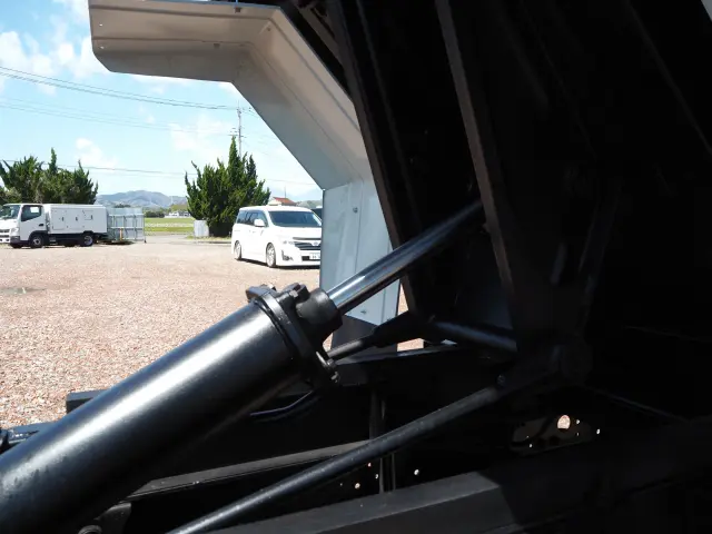 いすゞ エルフ KR-NKR81EN(2WD)の写真36