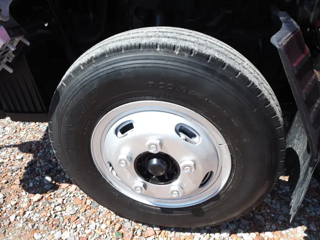 いすゞ エルフ KR-NKR81EN(2WD)の写真41